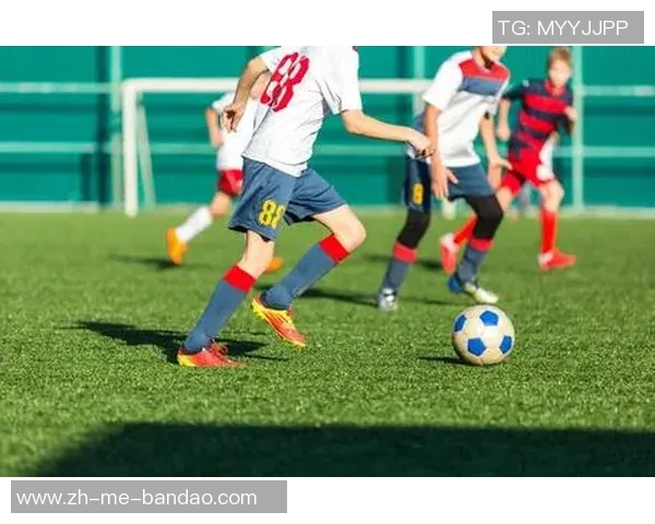 足球运动的基本原理与技巧解析如何提升球员的运动能力与团队配合